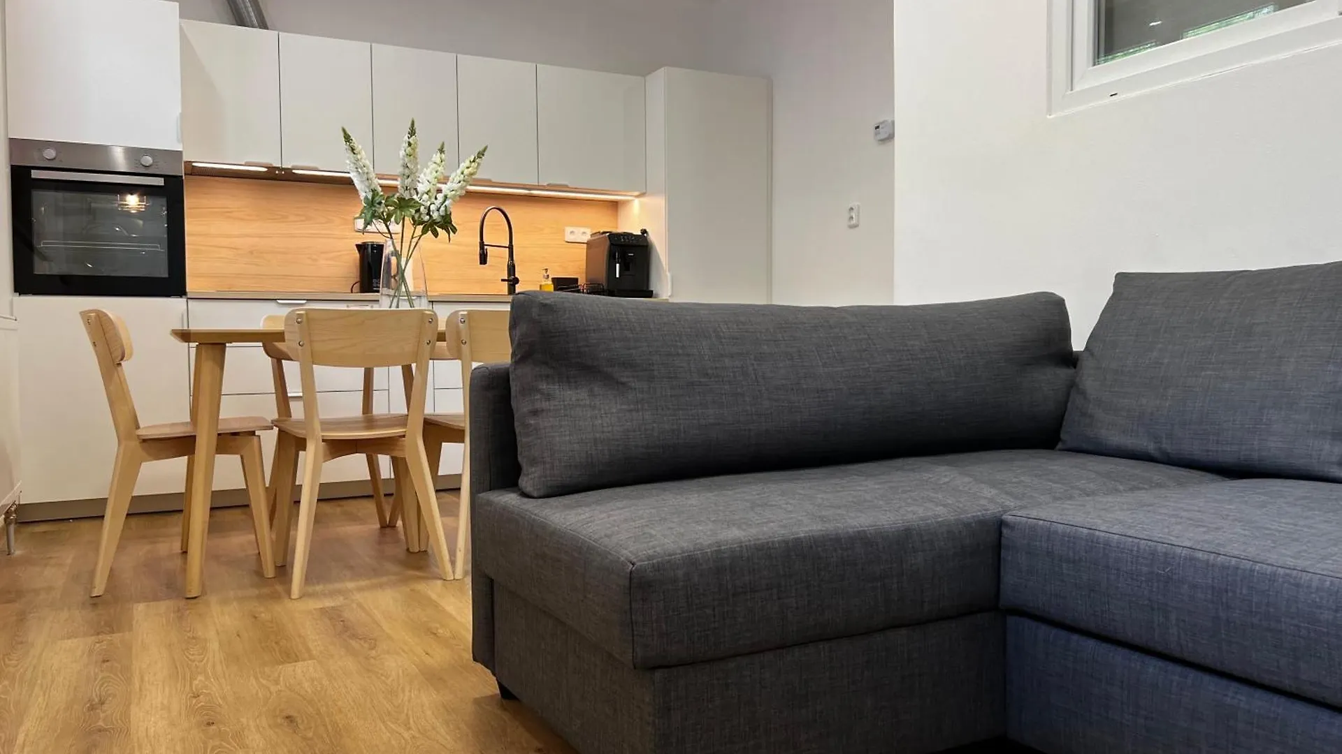 B New Apartment, Free Parking, Close To The Center Prague Apartment